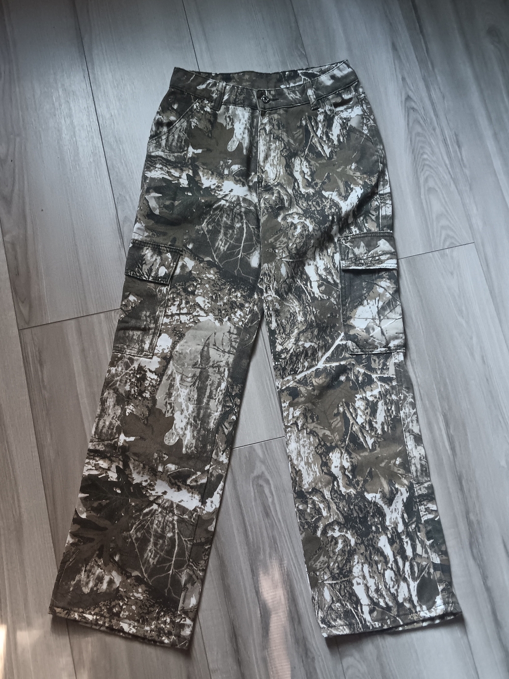 Men's Camouflage Cargo Pants in Olive Gray